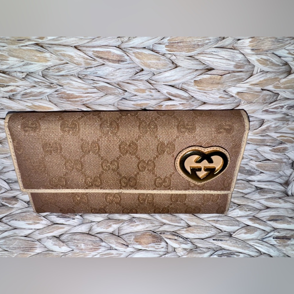 Gucci GG Logo Heart Canvas & Pink Leather Continental Wallet